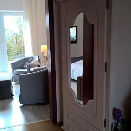 Meerzeit-i-mit-terasse * Fehmarn