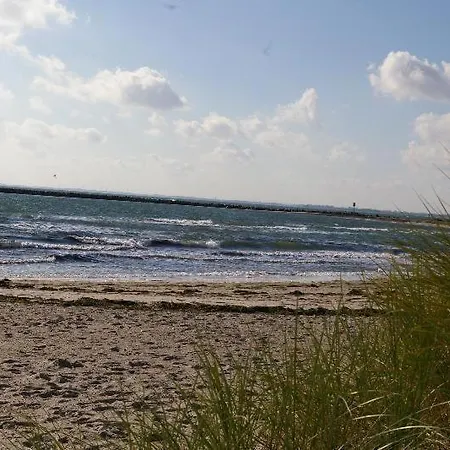Meerzeit-i-mit-terasse * Fehmarn
