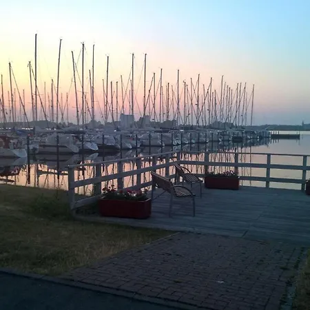 Meerzeit-i-mit-terasse * Fehmarn
