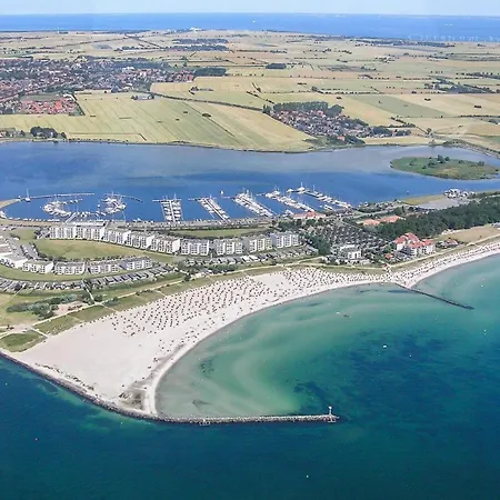 Meerzeit-i-mit-terasse Fehmarn